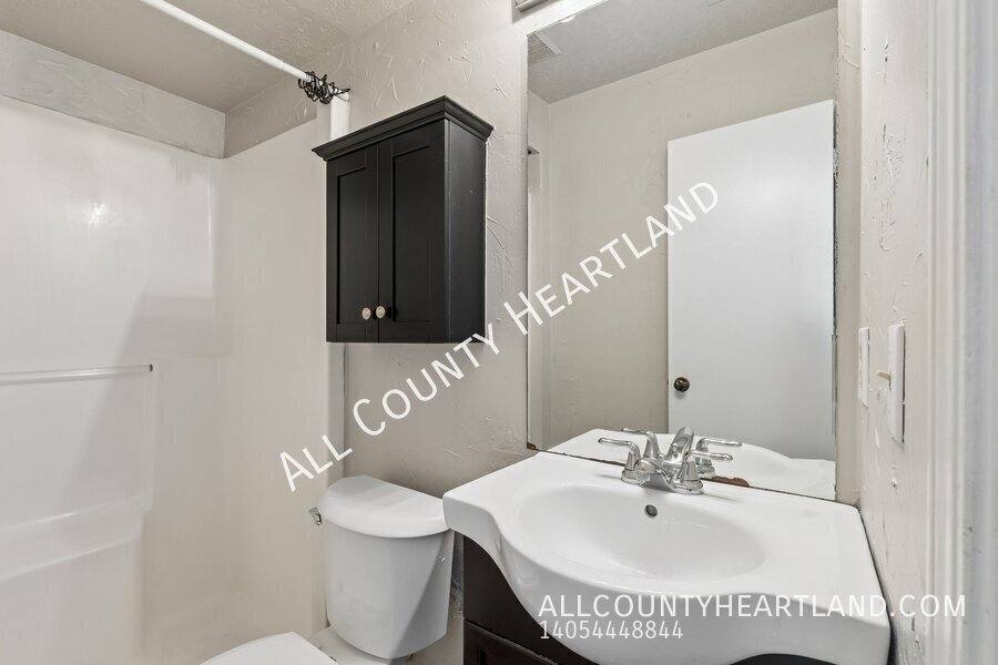 Apartment for rent at 709 Stonecroft Circle, Edmond, OK 73034