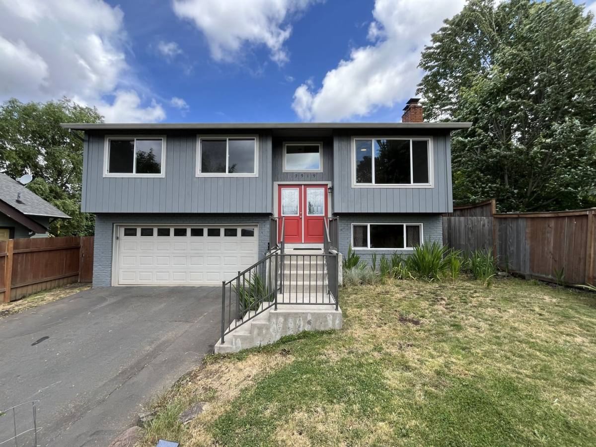 House for rent at 3919 SE Monroe St, Portland, OR 97222
