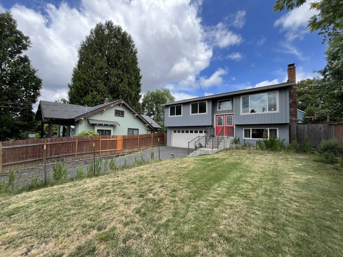 House for rent at 3919 SE Monroe St, Portland, OR 97222