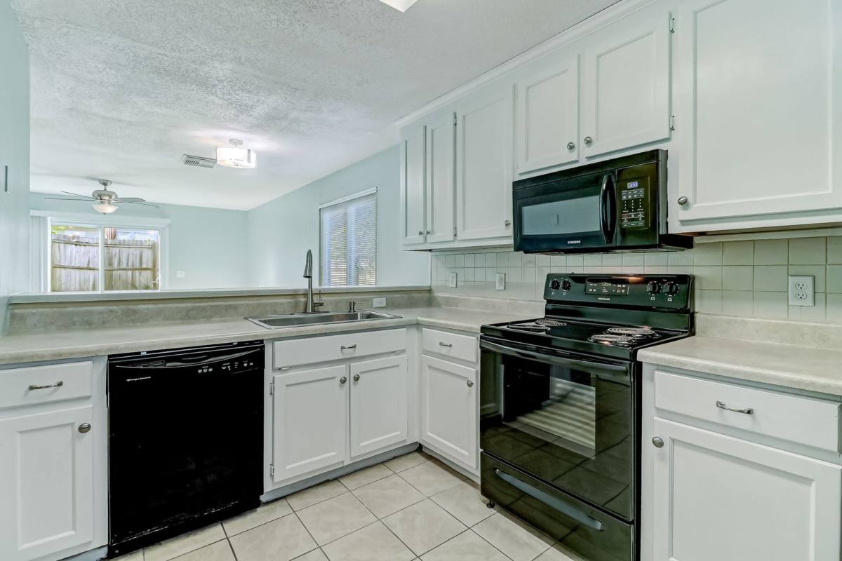 Townhouse for rent at 833 Mary St #B, Fernandina Beach, FL 32034
