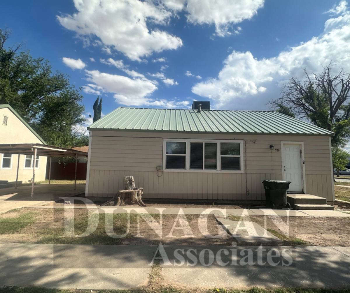 House for rent at 709 W Stevens St, Carlsbad, NM 88220