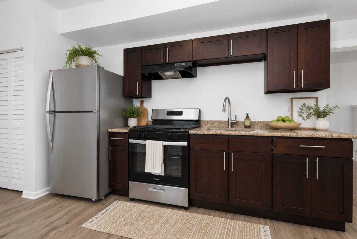 Apartment for rent at 11038-40 S Vernon Ave, Chicago, IL 60628