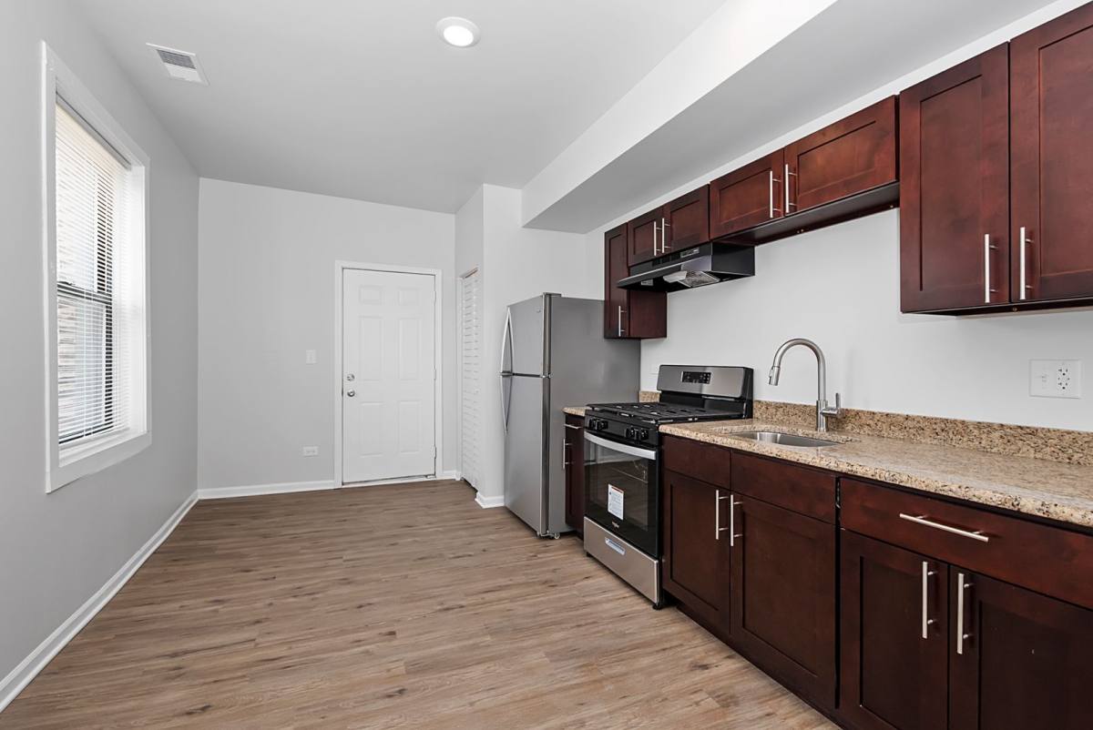 Apartment for rent at 11038-40 S Vernon Ave, Chicago, IL 60628