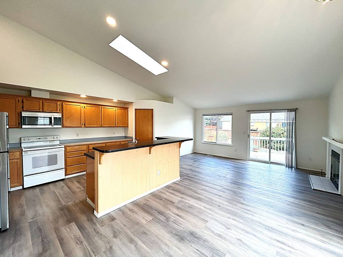 House for rent at 3707 Browns Point Blvd, Tacoma, WA 98422