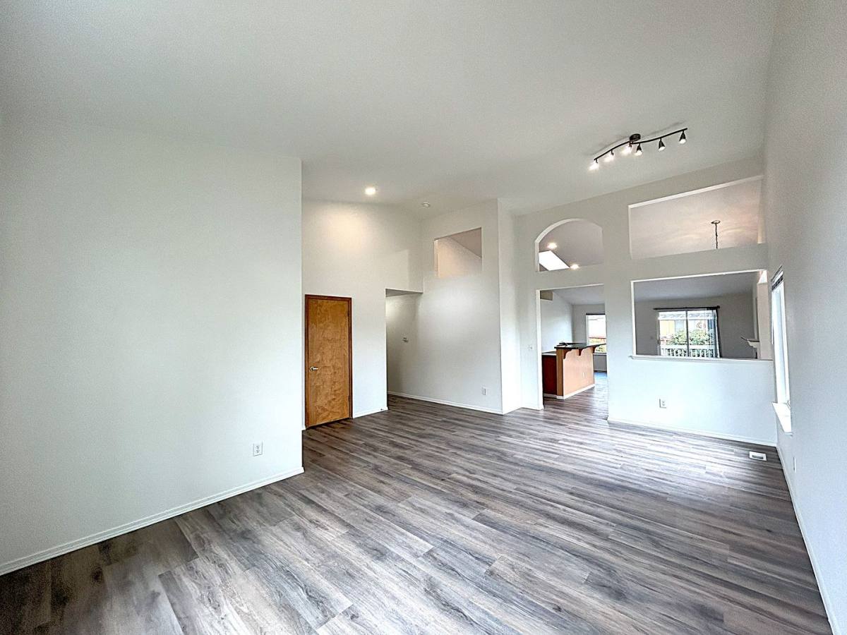 House for rent at 3707 Browns Point Blvd, Tacoma, WA 98422