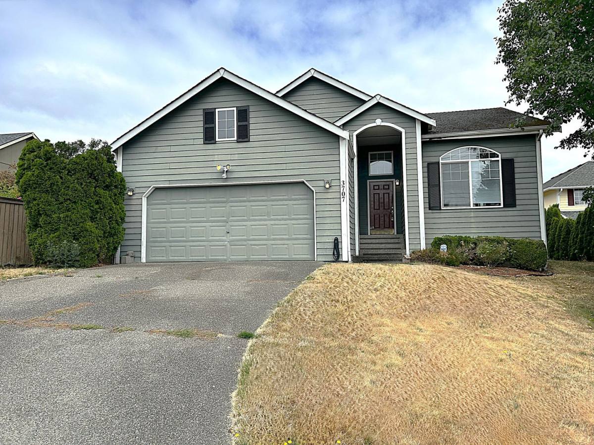 House for rent at 3707 Browns Point Blvd, Tacoma, WA 98422