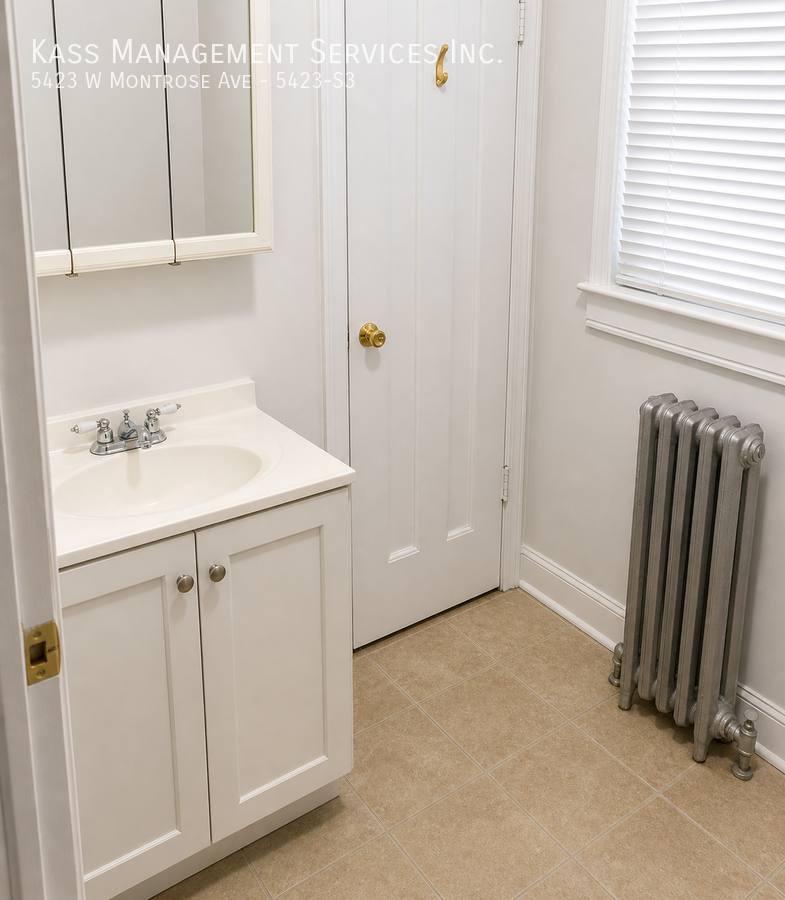 Apartment for rent at 5423 W Montrose Ave #S3, Chicago, IL 60641