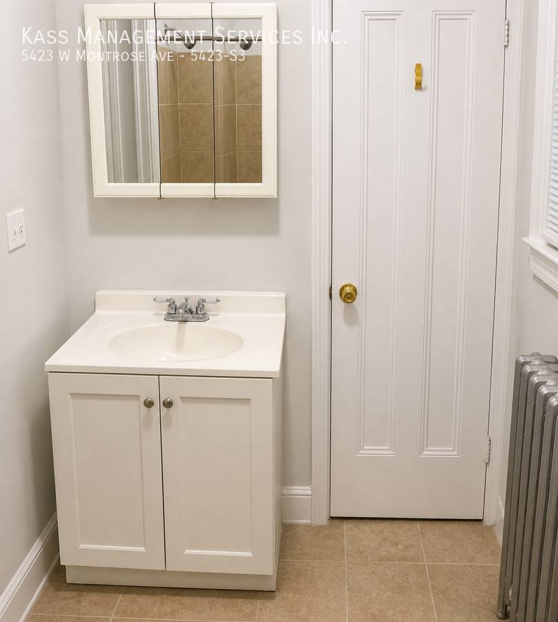 Apartment for rent at 5423 W Montrose Ave #S3, Chicago, IL 60641