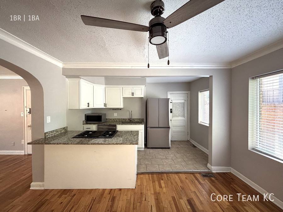 Apartment for rent at 4511 Roanoke Parkway #1, Kansas City, MO 64111