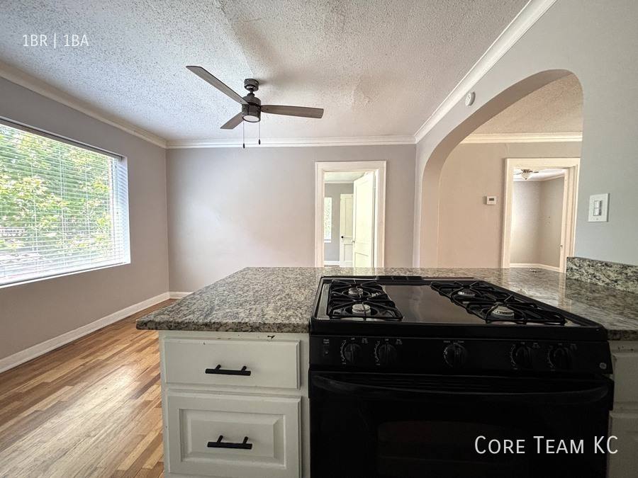 Apartment for rent at 4511 Roanoke Parkway #1, Kansas City, MO 64111