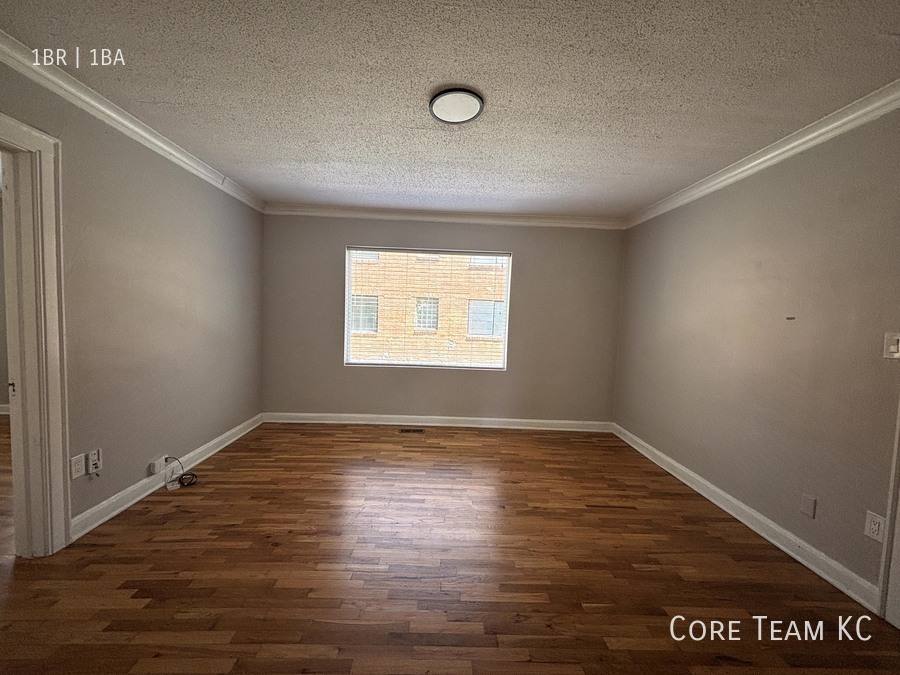 Apartment for rent at 4511 Roanoke Parkway #1, Kansas City, MO 64111