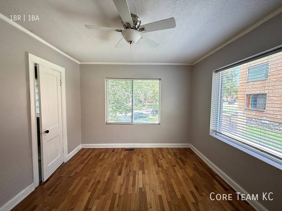 Apartment for rent at 4511 Roanoke Parkway #1, Kansas City, MO 64111