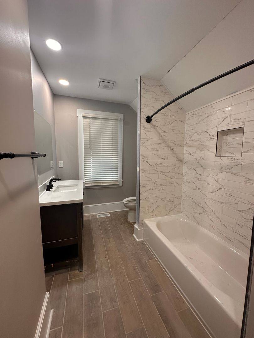 Apartment for rent at 2568 Deming Ave, Columbus, OH 43202