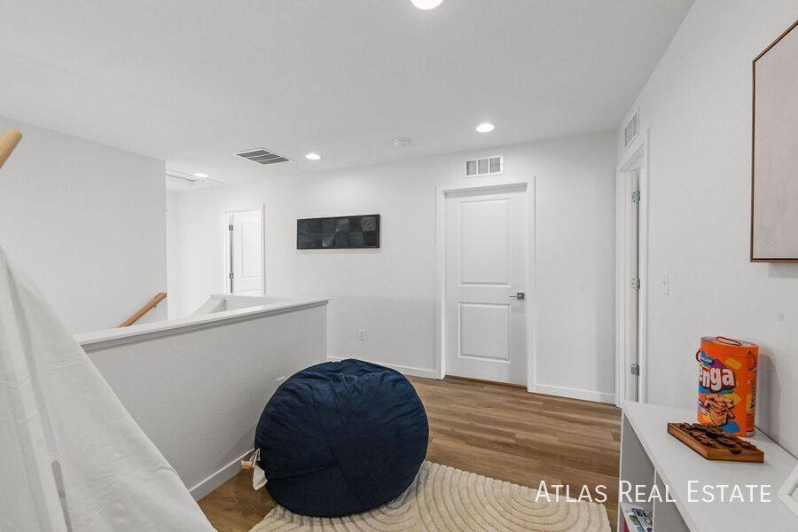 Townhouse for rent at 1391 N Akron St, Aurora, CO 80010