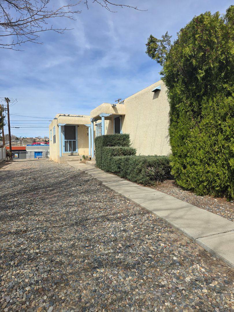 Apartment for rent at 302 E 18th St, Farmington, NM 87401