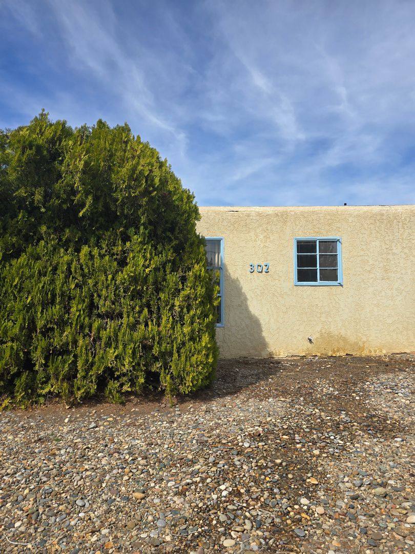 Apartment for rent at 302 E 18th St, Farmington, NM 87401