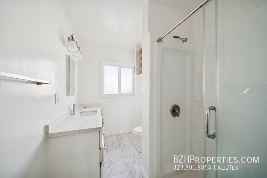 Apartment for rent at 3652 Carmona Ave #6, Los Angeles, CA 90016