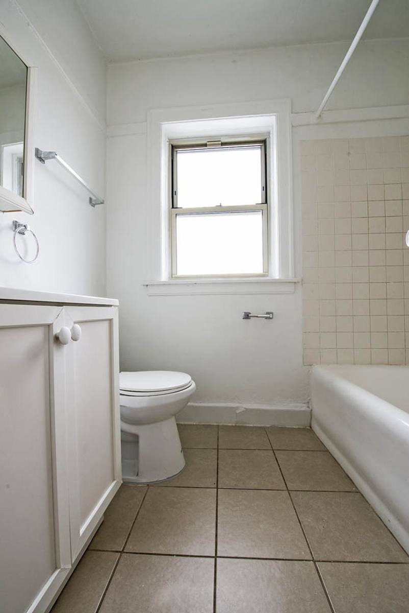 Apartment for rent at 8253-59 S Ingleside Ave, Chicago, IL 60619