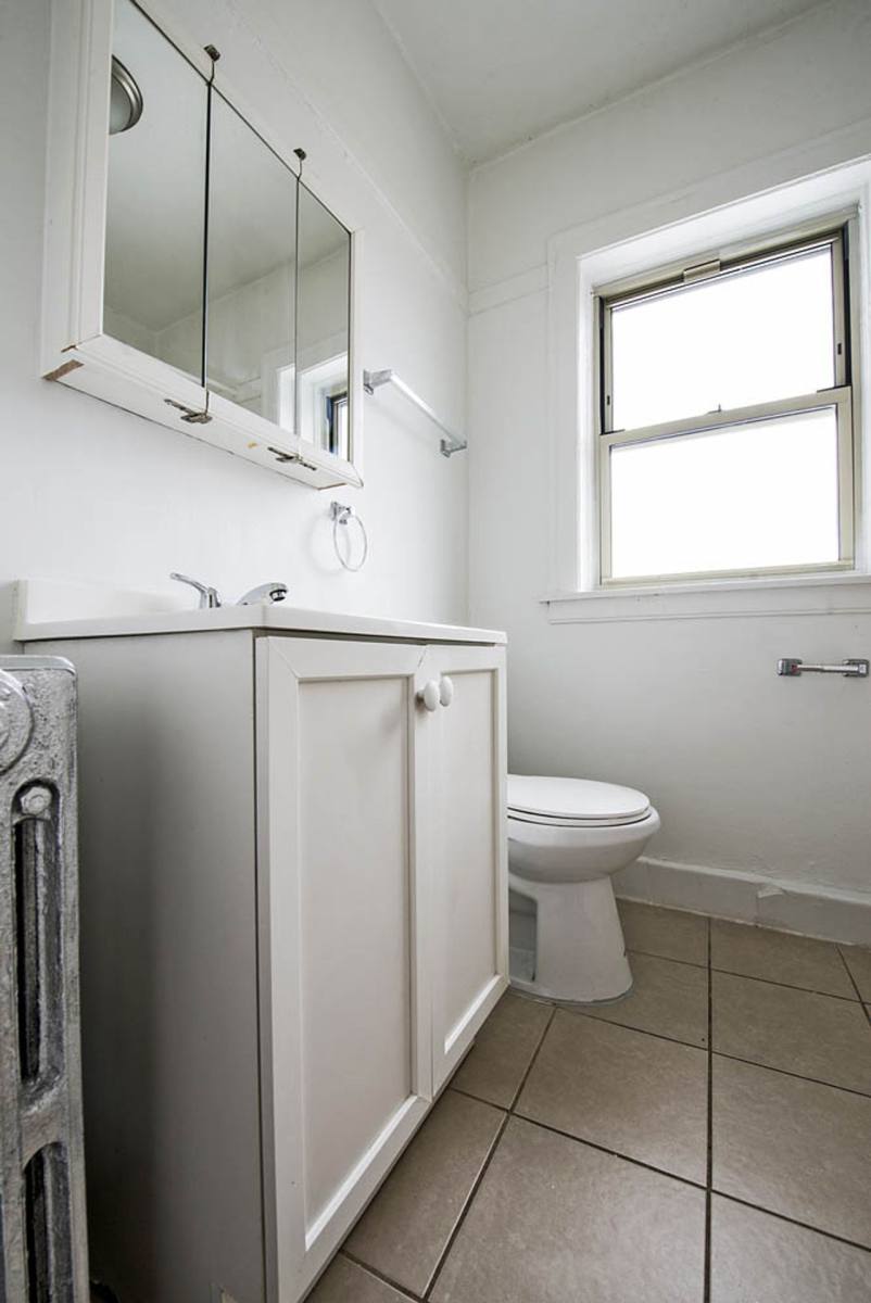 Apartment for rent at 8253-59 S Ingleside Ave, Chicago, IL 60619