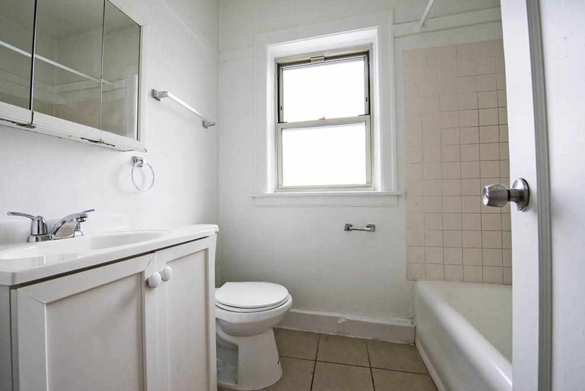Apartment for rent at 8253-59 S Ingleside Ave, Chicago, IL 60619
