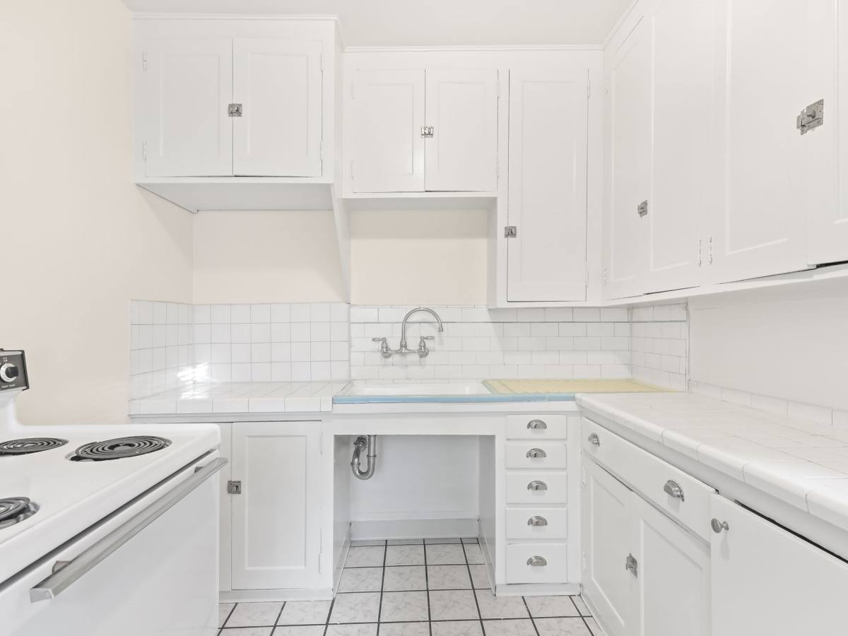 Apartment for rent at 2210 NW Everett St, Portland, OR 97210