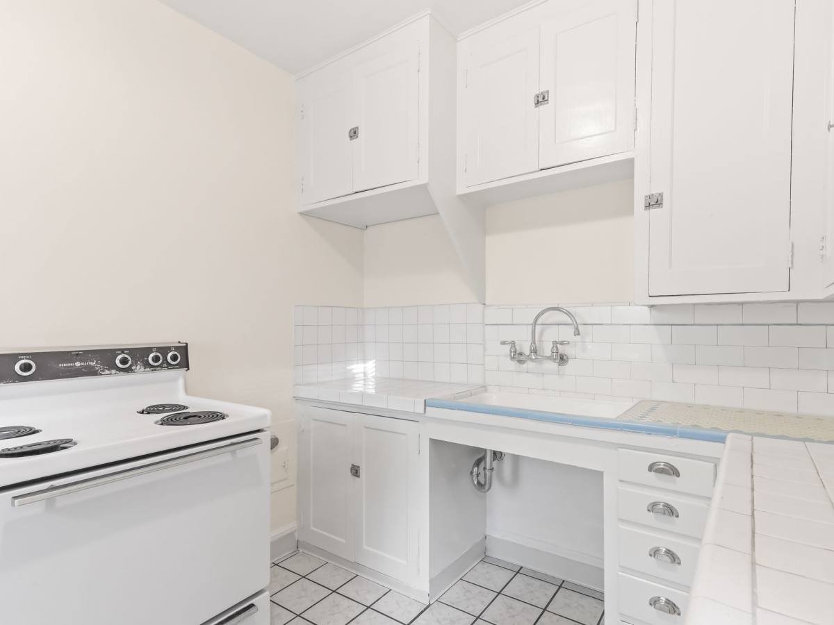 Apartment for rent at 2210 NW Everett St, Portland, OR 97210