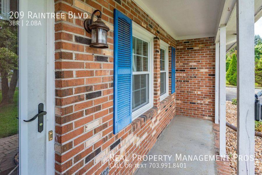House for rent at 209 Raintree Blvd, Stafford, VA 22556