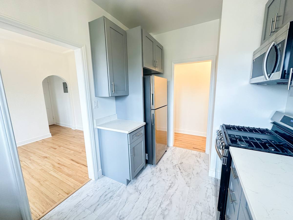 Apartment for rent at 1540 E Wilson Ave #B, Glendale, CA 91205