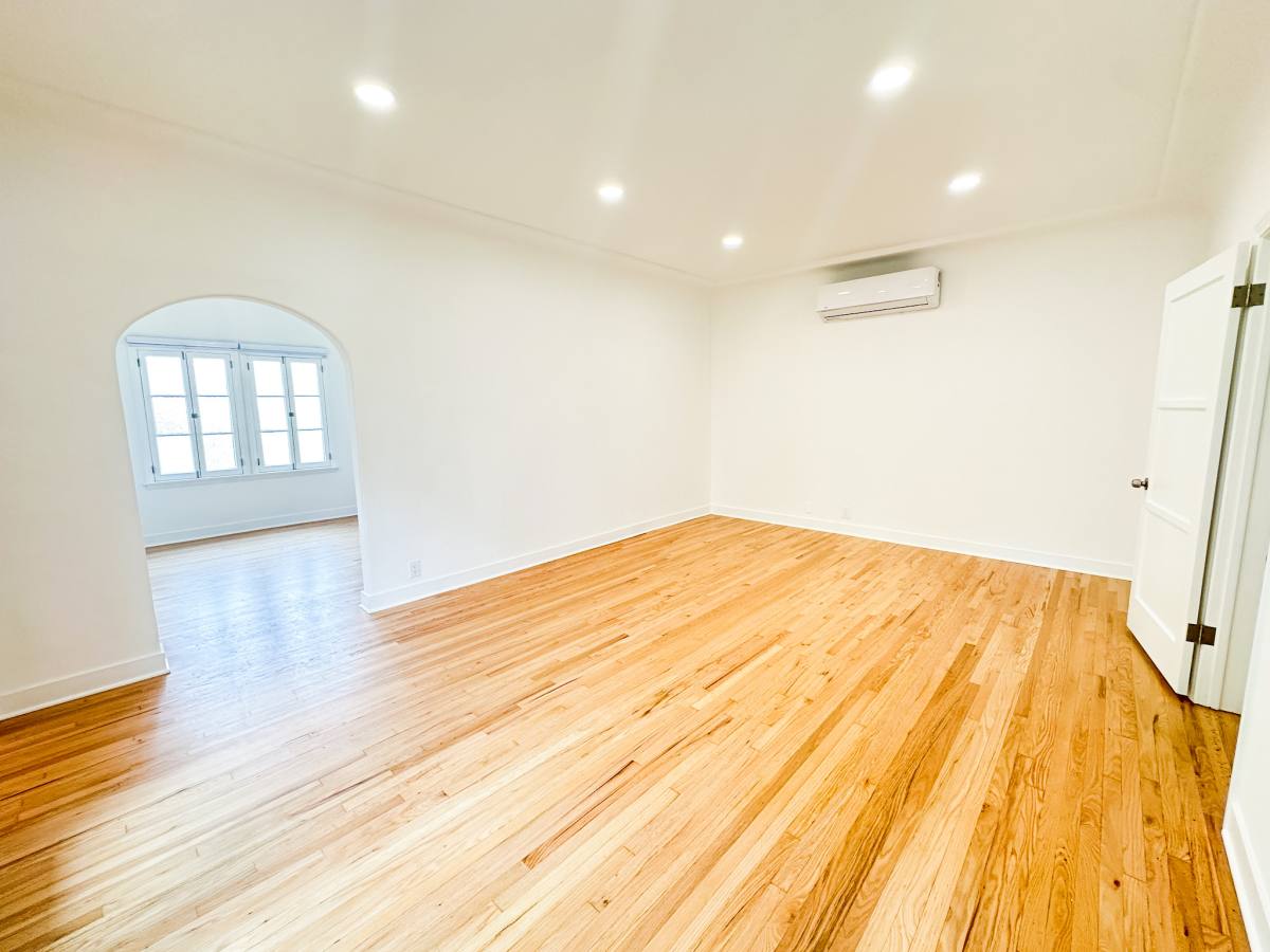 Apartment for rent at 1540 E Wilson Ave #B, Glendale, CA 91205