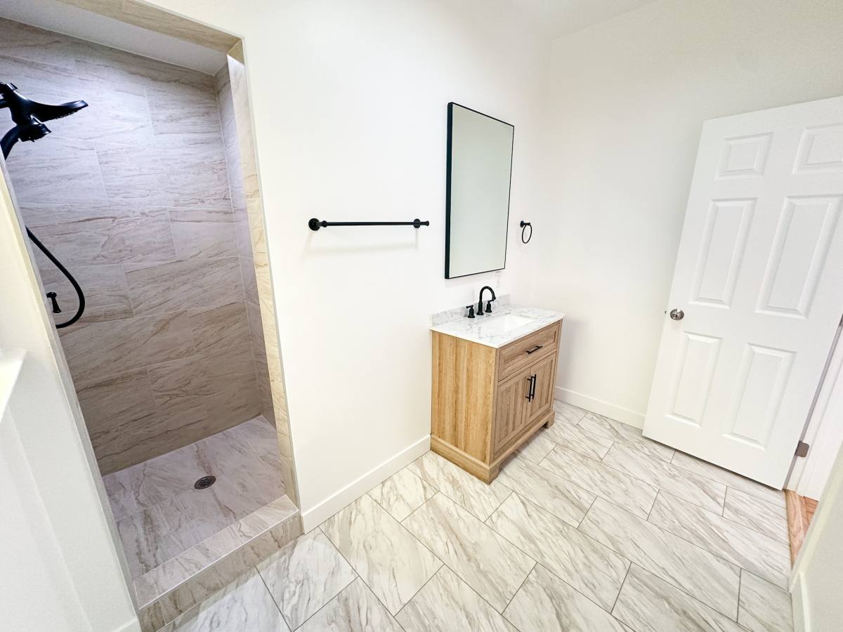 Apartment for rent at 1540 E Wilson Ave #B, Glendale, CA 91205