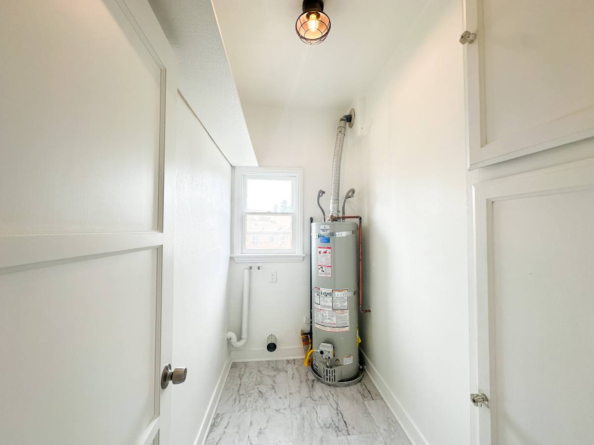Apartment for rent at 1540 E Wilson Ave #B, Glendale, CA 91205