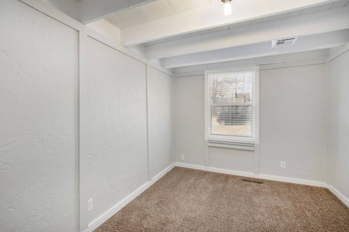House for rent at 5335 Reeds Rd, Mission, KS 66202