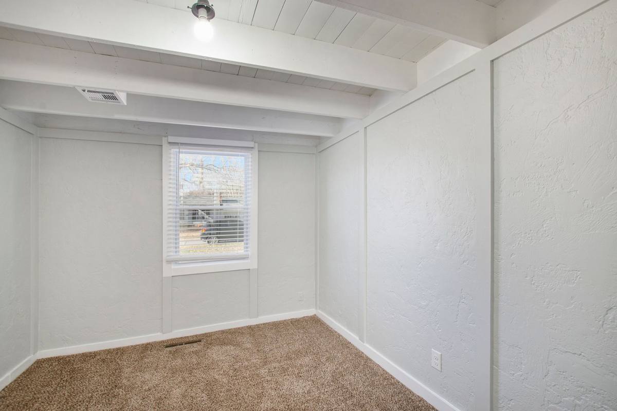 House for rent at 5335 Reeds Rd, Mission, KS 66202