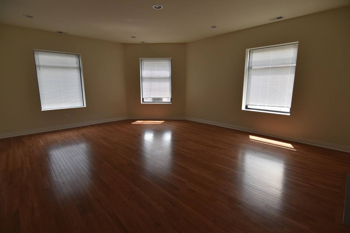 Apartment for rent at 800-802 W Belmont, Chicago, IL 60657