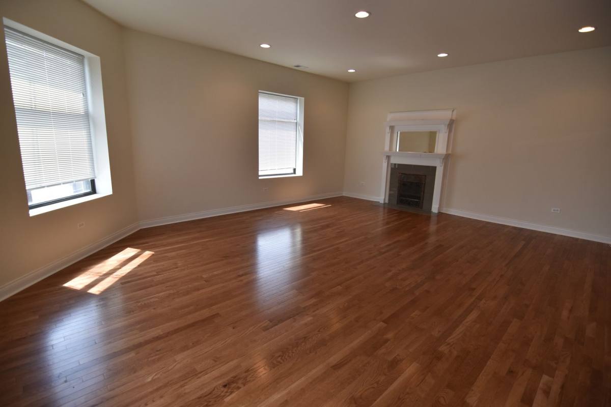Apartment for rent at 800-802 W Belmont, Chicago, IL 60657