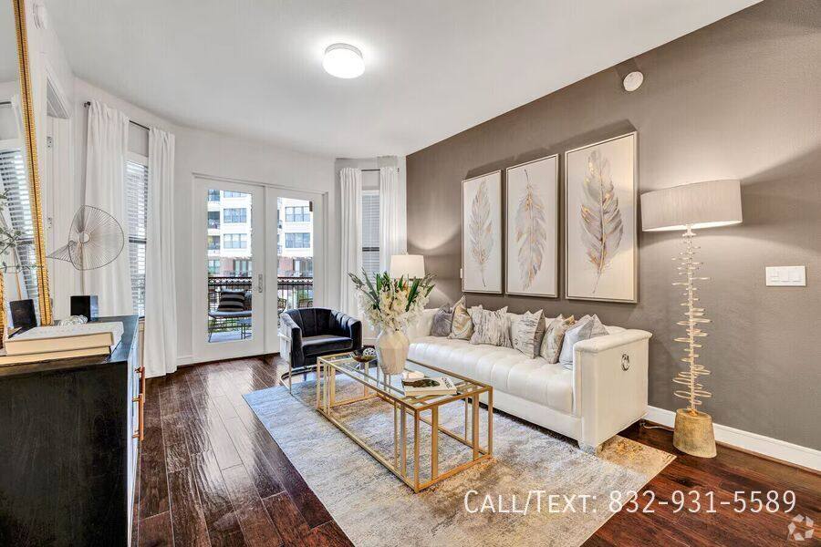 Apartment for rent at 4300 Westheimer Rd #JRO3, Houston, TX 77027