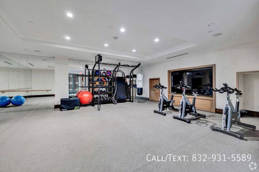 Apartment for rent at 4300 Westheimer Rd #JRO3, Houston, TX 77027