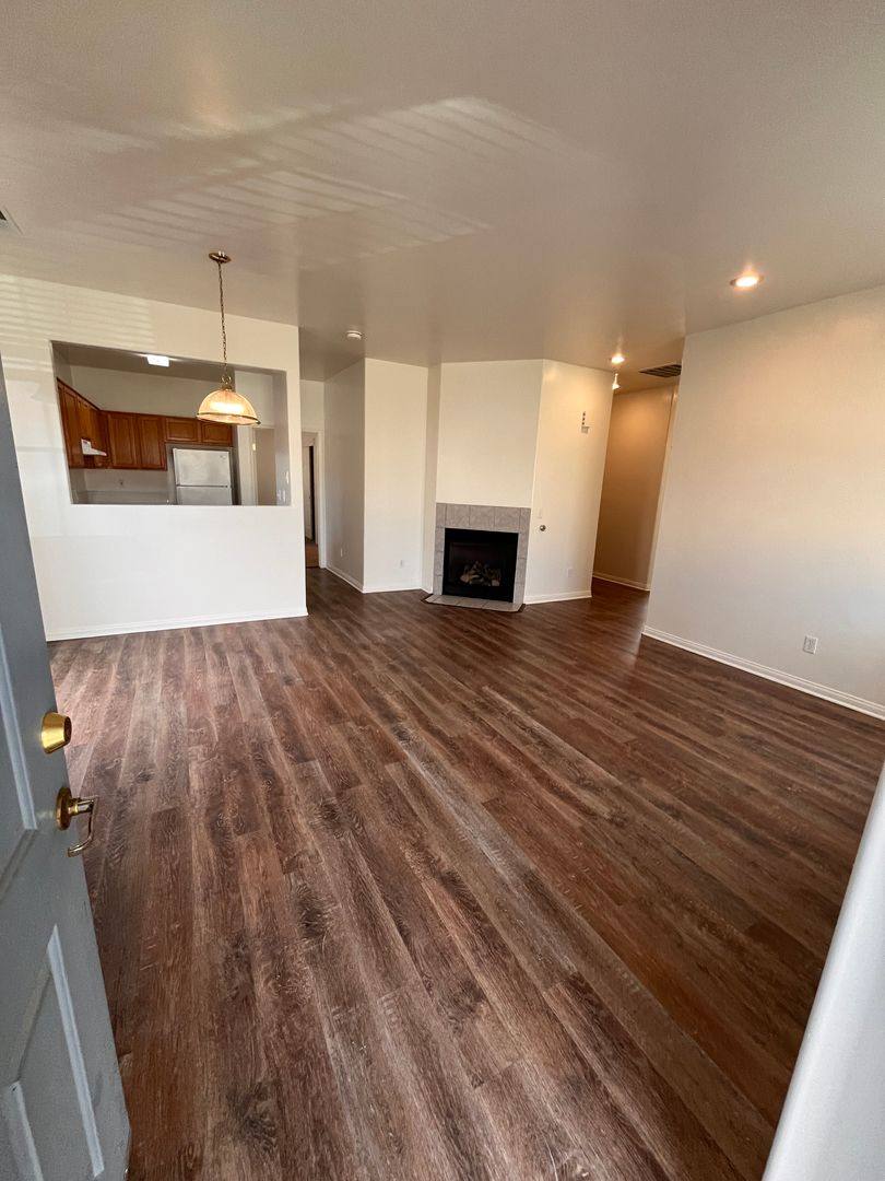 Apartment for rent at 3757 Pine Meadow Dr, Bakersfield, CA 93308