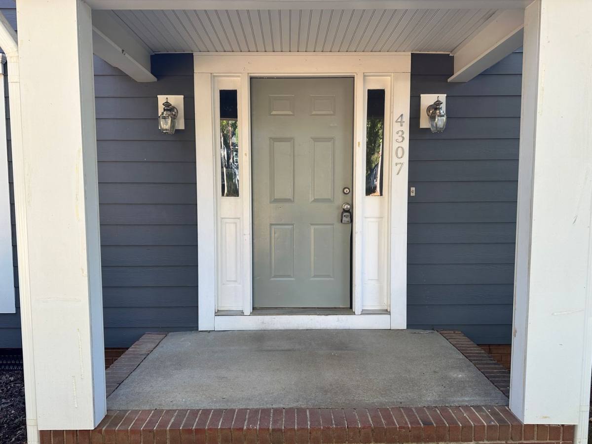 House for rent at 4307 Saxonbury Way, Charlotte, NC 28269