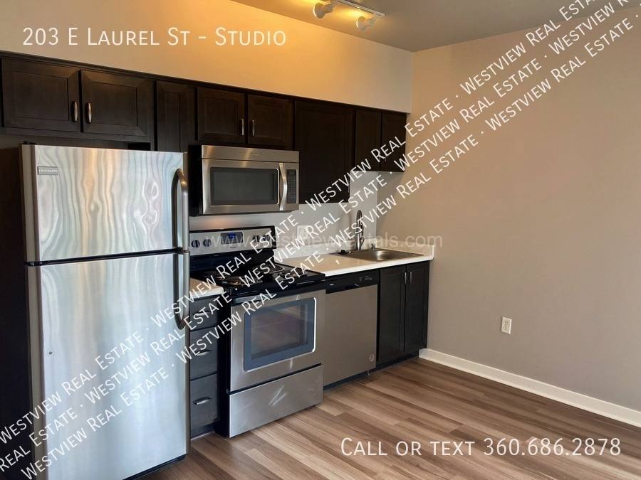 Apartment for rent at 203 E Laurel St, Bellingham, WA 98225