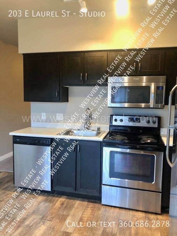 Apartment for rent at 203 E Laurel St, Bellingham, WA 98225