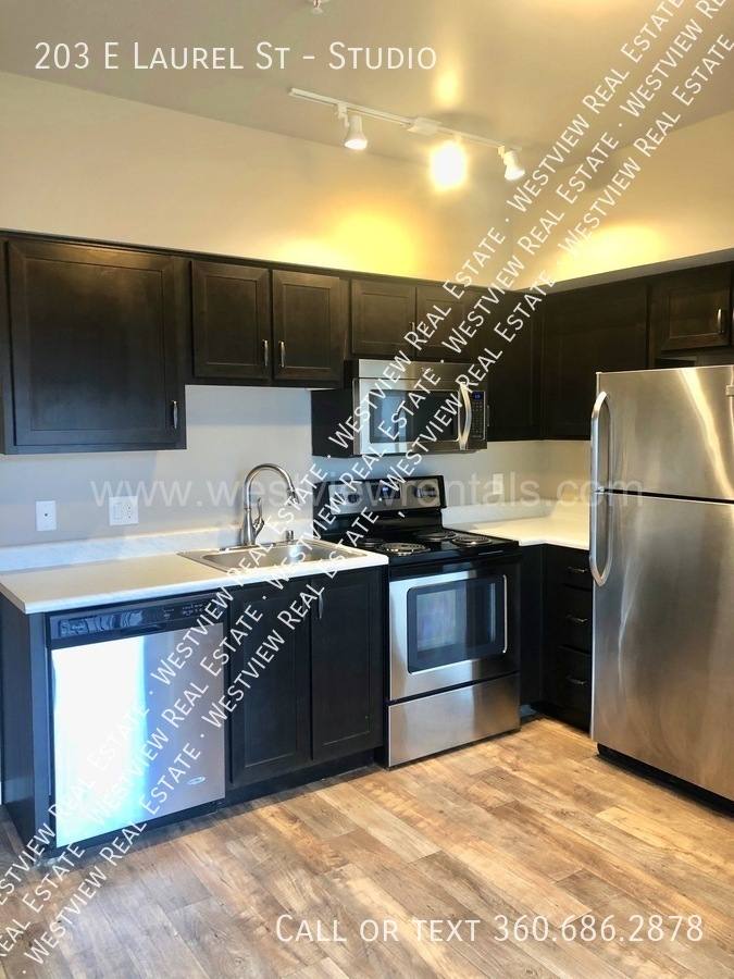 Apartment for rent at 203 E Laurel St, Bellingham, WA 98225