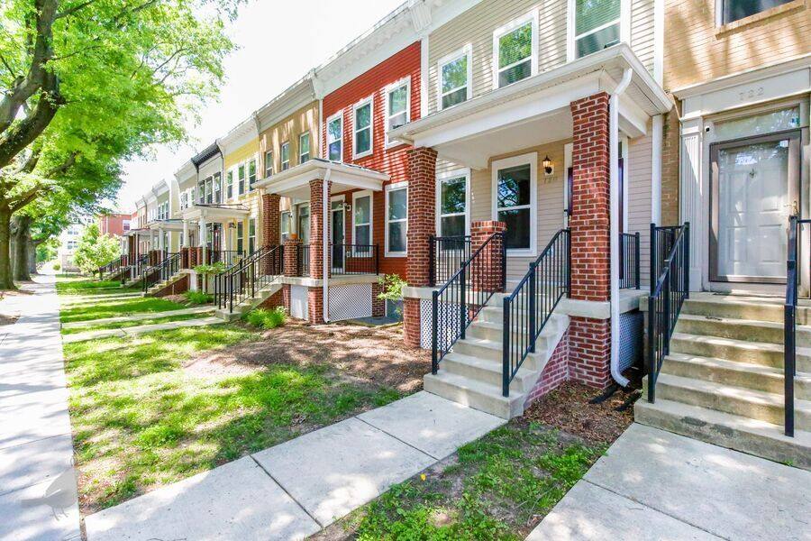 Townhouse for rent at 720 Barnes St NE, Washington, DC 20019
