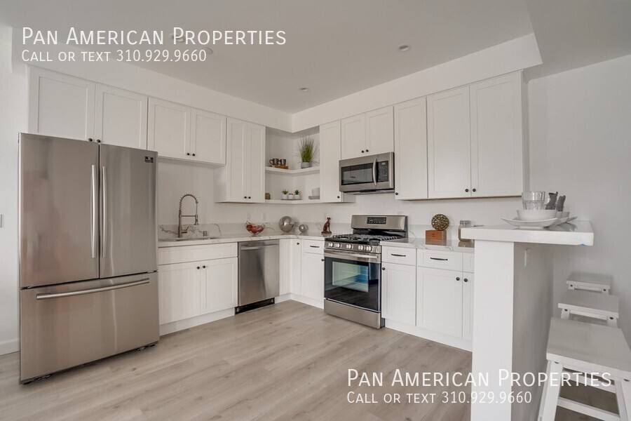 Townhouse for rent at 125 E Spruce Ave #3, Inglewood, CA 90301