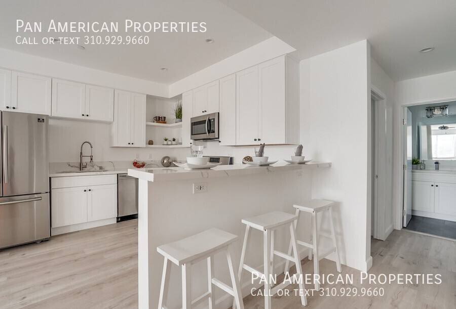 Townhouse for rent at 125 E Spruce Ave #3, Inglewood, CA 90301