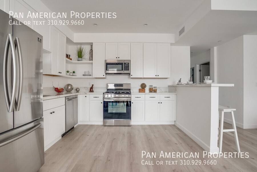 Townhouse for rent at 125 E Spruce Ave #3, Inglewood, CA 90301