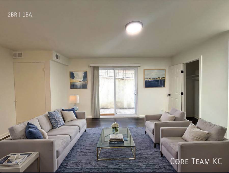 Apartment for rent at 4903 Walnut St #2, Kansas City, MO 64112