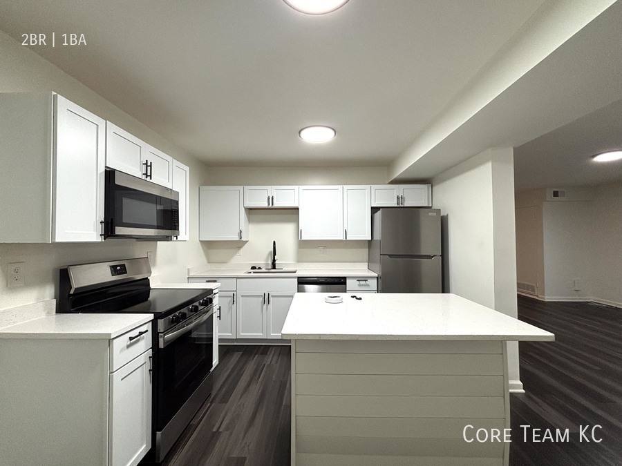 Apartment for rent at 4903 Walnut St #2, Kansas City, MO 64112