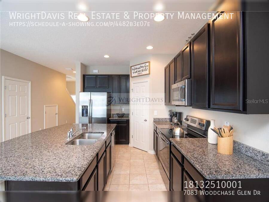Townhouse for rent at 7083 Woodchase Glen Dr, Riverview, FL 33578