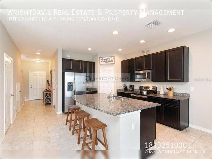 Townhouse for rent at 7083 Woodchase Glen Dr, Riverview, FL 33578